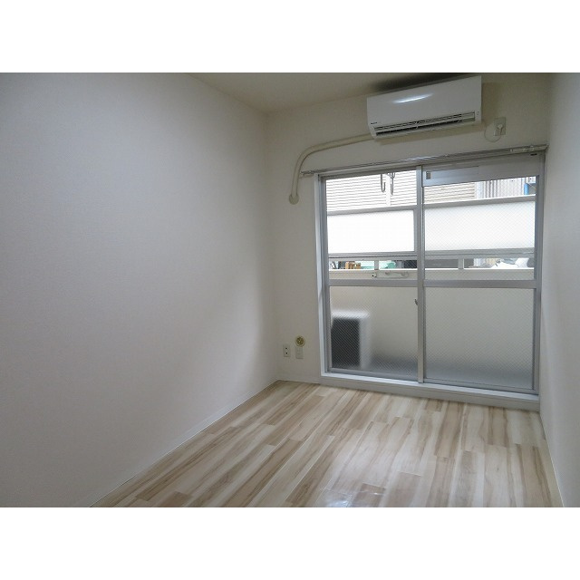 三桃マンションの居間・リビング|同間取り別部屋の写真です