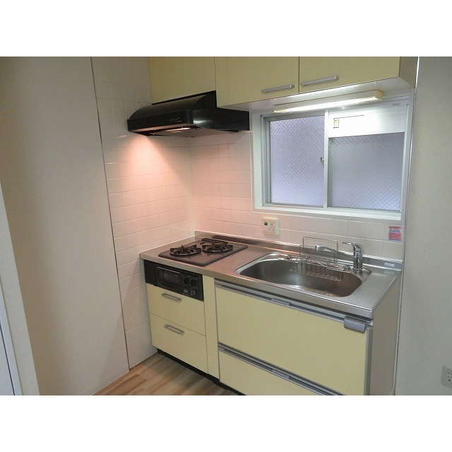 三桃マンションのキッチン|同間取り別部屋の写真です