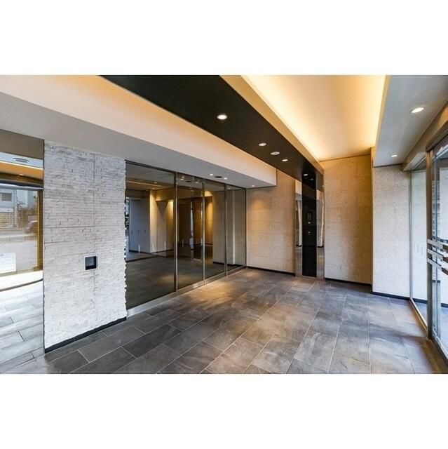 ＫＤＸレジデンス本蓮沼のエントランス