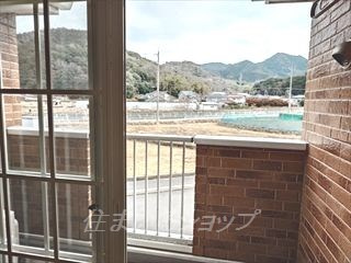 広島市安佐北区小河原町のアパートのバルコニー