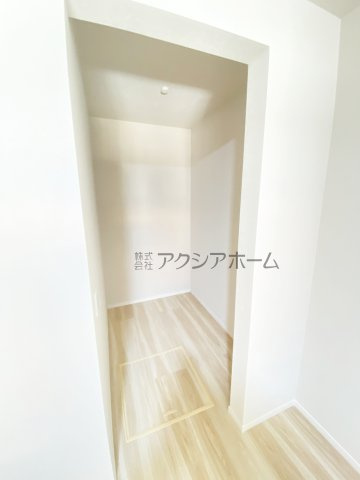 所沢市南住吉・全2棟　新築一戸建　1号棟　～3階建～の収納