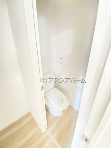 所沢市南住吉・全2棟　新築一戸建　1号棟　～3階建～のトイレ