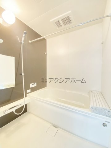 所沢市南住吉・全2棟　新築一戸建　1号棟　～3階建～の浴室|1坪サイズ・浴室乾燥機付ユニットバスで一日の疲れを癒しましょう♪