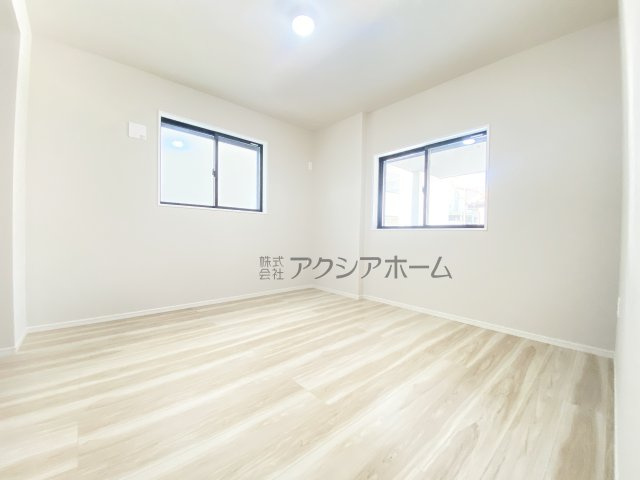 所沢市南住吉・全2棟　新築一戸建　1号棟　～3階建～の寝室|1階　洋室　7.6帖