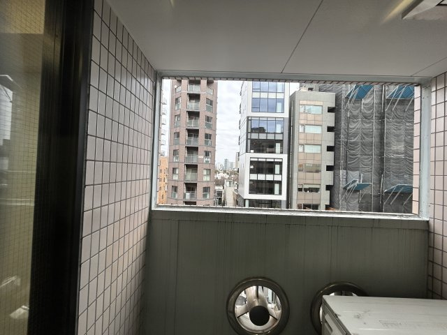 南青山骨董通りユニオンビルのバルコニー