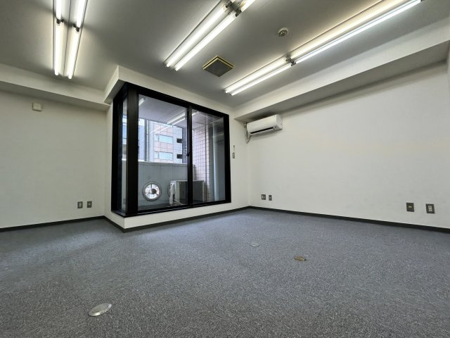 南青山骨董通りユニオンビルの内装