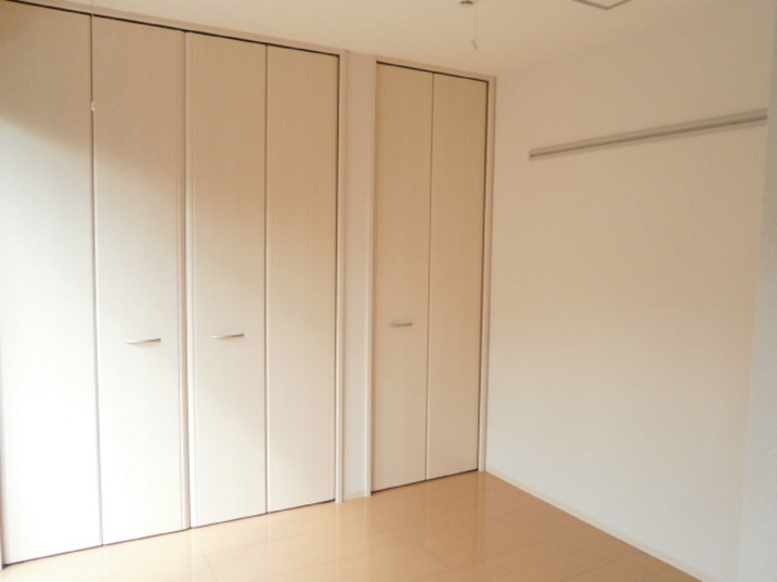 ファルコン久留米高校駅前の寝室|クローゼット付の洋室です☆