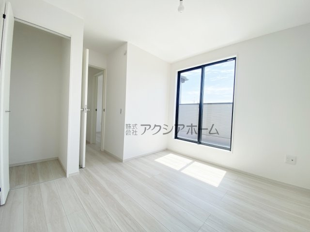 所沢市南住吉・全2棟　新築一戸建　2号棟　～3階建～の子供部屋|3階　洋室　5.7帖