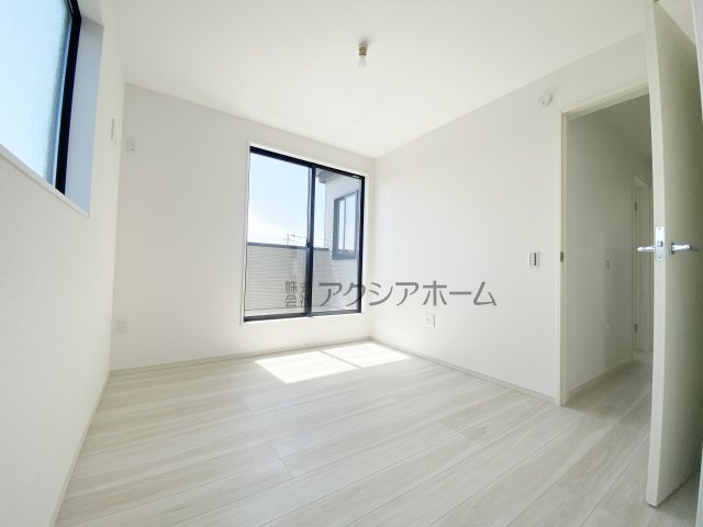 所沢市南住吉・全2棟　新築一戸建　2号棟　～3階建～の洋室|3階　洋室　5.6帖