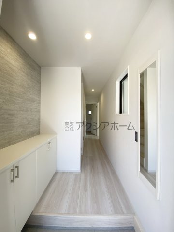 所沢市南住吉・全2棟　新築一戸建　2号棟　～3階建～の玄関