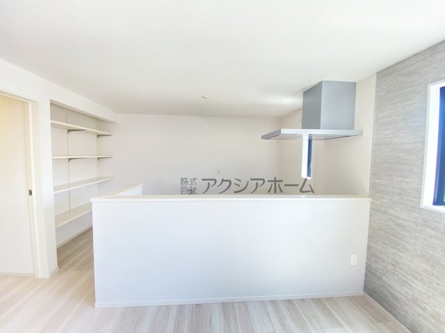 所沢市南住吉・全2棟　新築一戸建　2号棟　～3階建～のキッチン