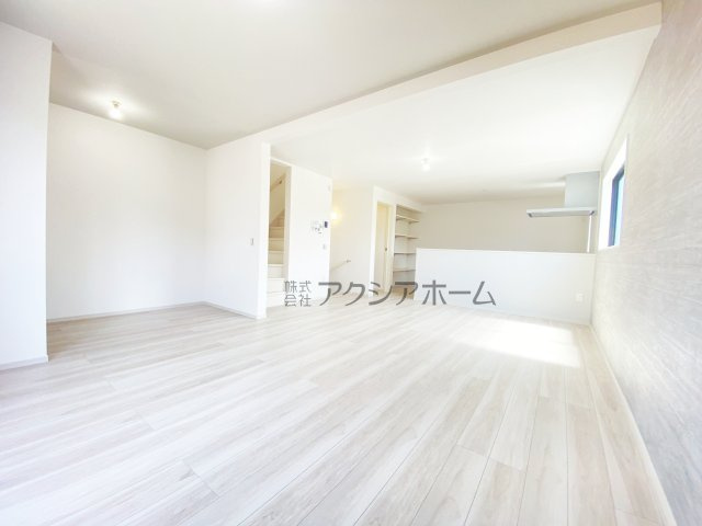 所沢市南住吉・全2棟　新築一戸建　2号棟　～3階建～の居間・リビング|2階リビング21.7帖
