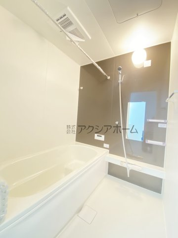所沢市南住吉・全2棟　新築一戸建　2号棟　～3階建～の浴室|1坪サイズ・浴室乾燥機付ユニットバスで一日の疲れを癒しましょう♪