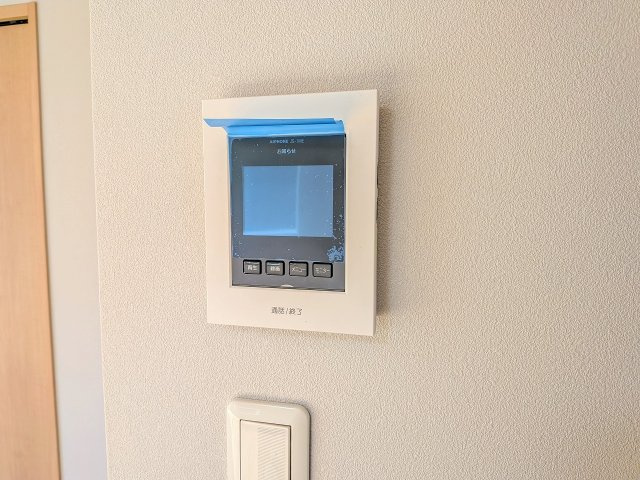 八王子市　中野町　中古戸建てのセキュリティ|～TVモニター付インターホン　訪問者の確認に便利です～