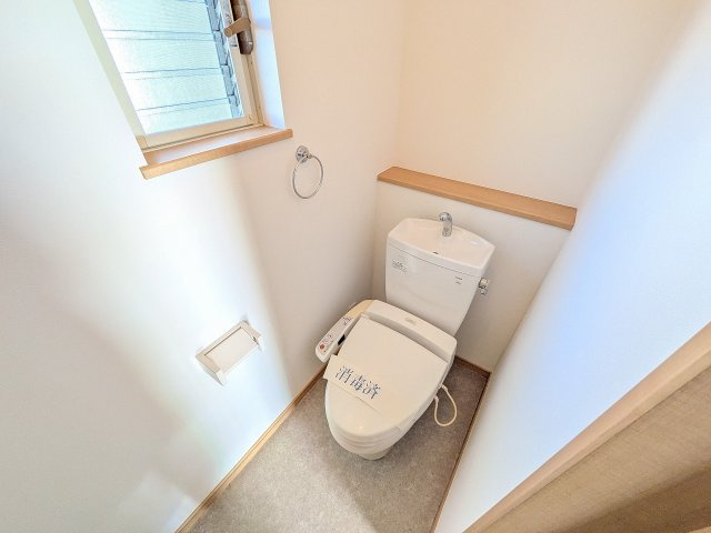 八王子市　中野町　中古戸建てのトイレ|～暖房温水洗浄機能付きトイレ　冬場は特に嬉しい機能ですね～