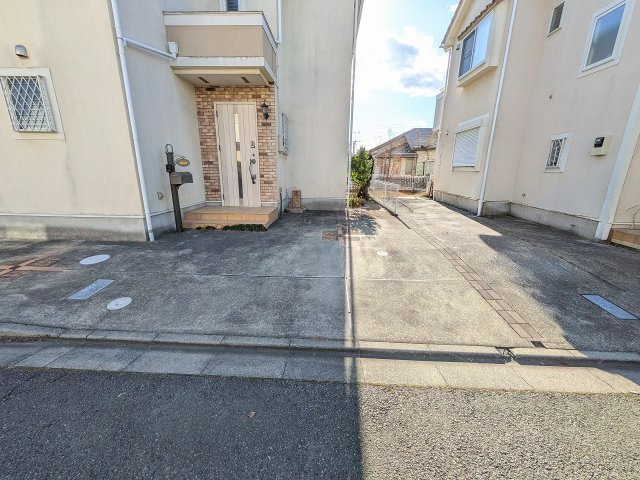 八王子市　中野町　中古戸建ての駐車場|～2台駐車可能カースペース～