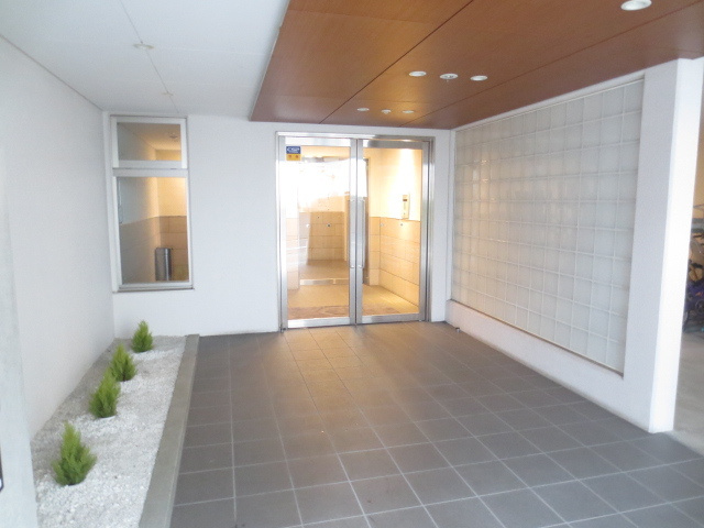 カスタリア一番町ＥＡＳＴのエントランス