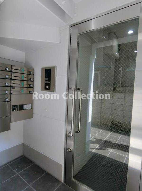 グランクオール中野新橋のエントランス