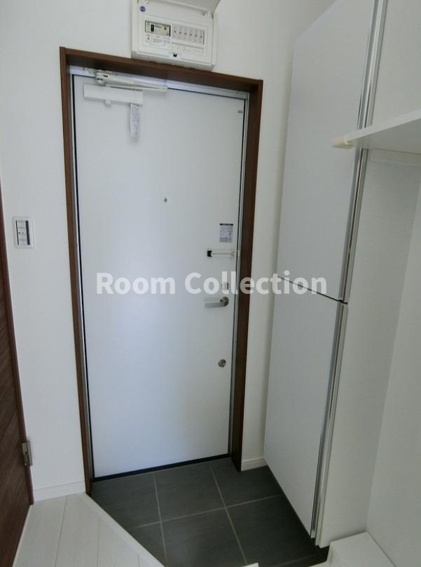 グランクオール中野新橋の玄関