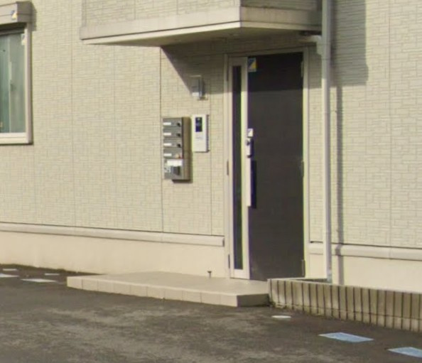 川崎市麻生区王禅寺のアパートのエントランス