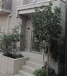 【エントランス】 | アジュール駒形 | 清潔なエントランスです