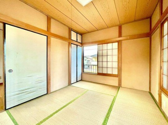 【中古】日高市高萩東中古住宅の和室|2F 6帖和室です！