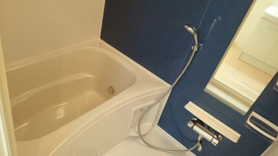 【浴室】 | ラヴィーン（ＲＡＶＩＮＥ）Ⅰ | ゆったり過ごせるお風呂です