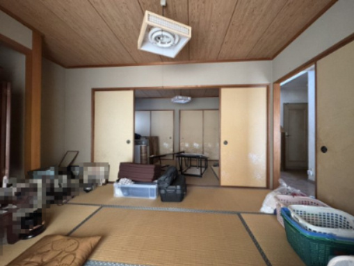 押し入れ充実×綺麗なお庭×軽量鉄骨造り　暮らしやすさ重視の5LDKの和室