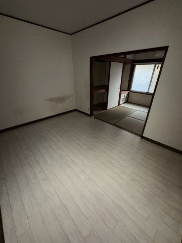 上池田２丁目戸建の洋室