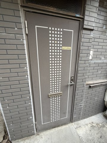 上池田２丁目戸建のエントランス