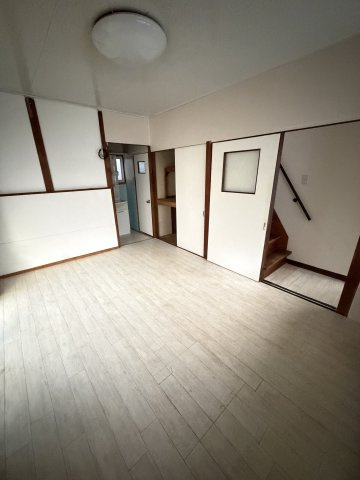 上池田２丁目戸建の居間・リビング