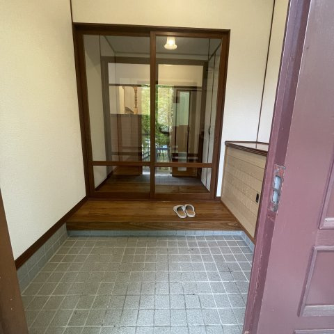 登別市上登別町42-69戸建の玄関
