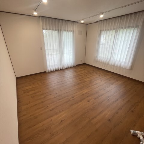 登別市上登別町42-69戸建の居間・リビング