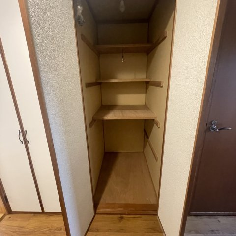 登別市上登別町42-69戸建の収納