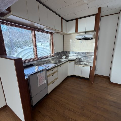 登別市上登別町42-69戸建のキッチン