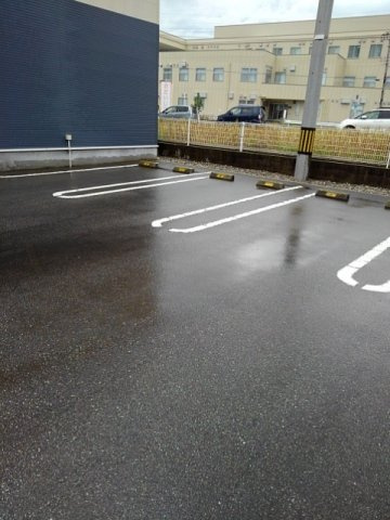 パレ　グラシュー　Ｇの駐車場