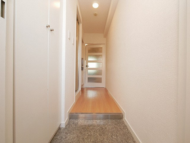 大阪市浪速区敷津西２丁目の賃貸マンションの玄関