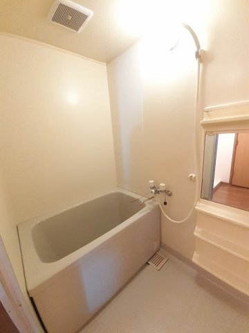 グランエトワールＢの浴室