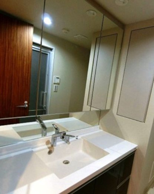 【独立洗面台】 | オープンレジデンシア両国森下 | 使いやすい独立洗面台です