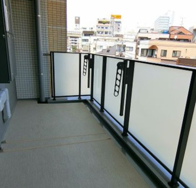 【バルコニー】 | オープンレジデンシア両国森下 | 暖かな日差しのふりそそぐバルコニー