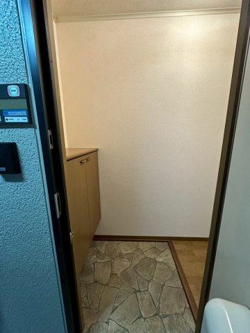ハイカムール松井の玄関