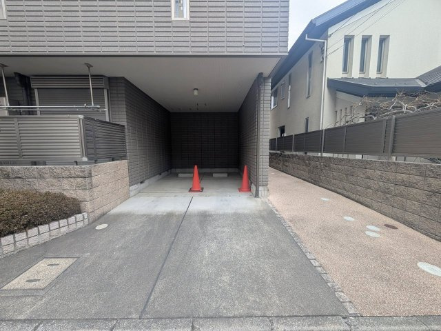 メゾン　リュミエールの駐車場