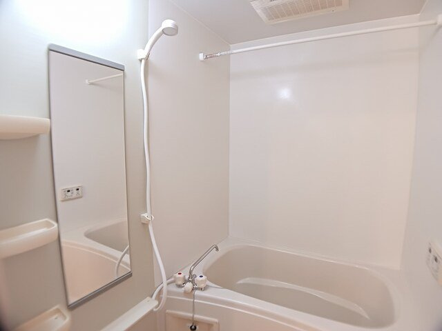 グランツ・ノイＡの浴室