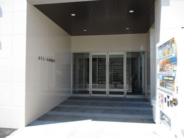 福岡市東区筥松２丁目の賃貸マンションのエントランス