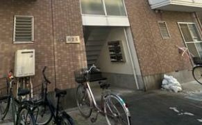 【エントランス】 | 彩雲荘 | 建物の内部です