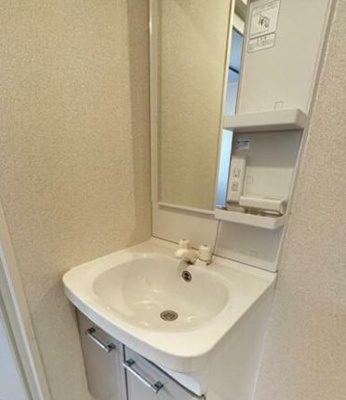 【独立洗面台】 | 彩雲荘 | 独立洗面台、小物を置くことができて便利です