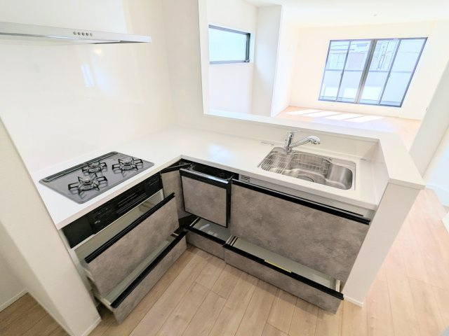 葛飾区東金町４丁目の新築戸建のキッチン|～食器洗浄乾燥機付のキッチン写真～