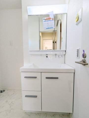 葛飾区東金町４丁目の新築戸建の独立洗面台|～洗面化粧室写真～