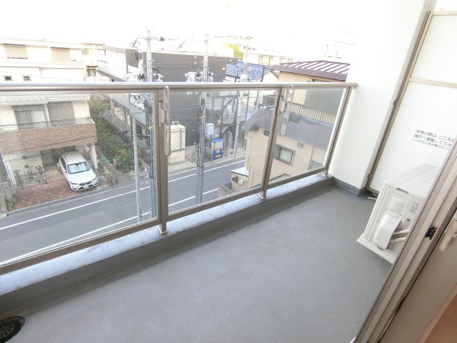 セレニテ甲子園のバルコニー