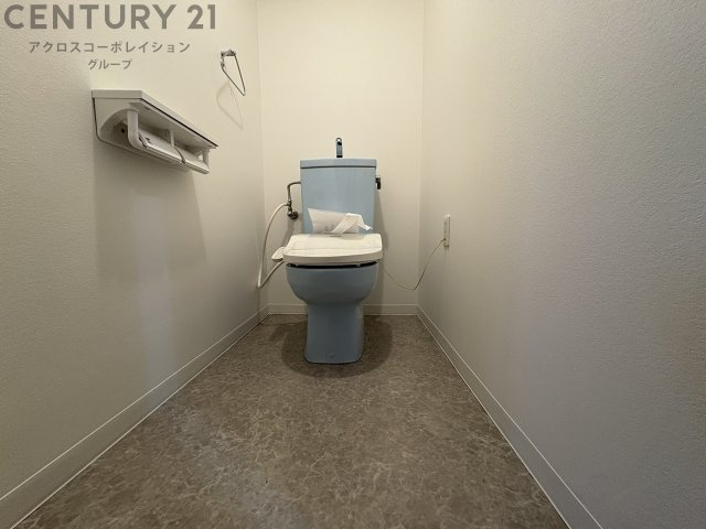 温水洗浄便座機能付きのトイレです！